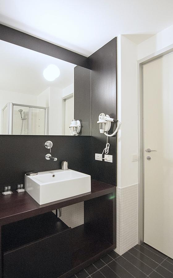 Bb Hotels Aparthotel Desuite Milan Exterior photo